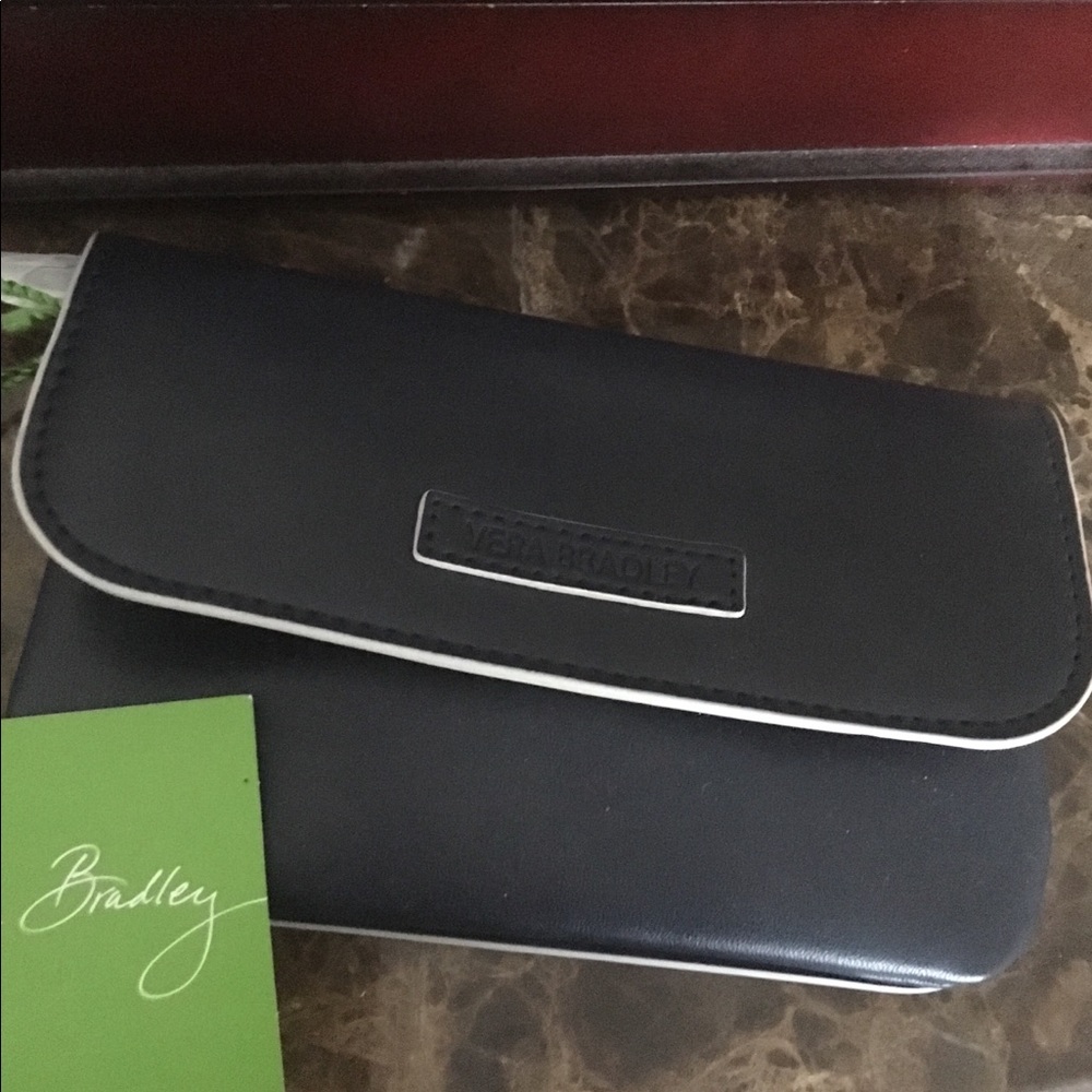 NWT Vera Bradley snap and zip case